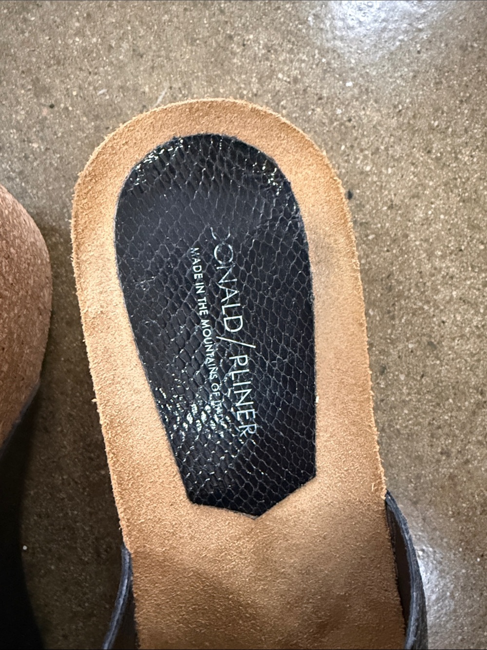 Donald J Pliner Wedges - Picture 2 of 5
